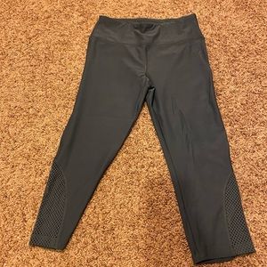 Vogo legging in blueish grey color. Capri style in size medium.